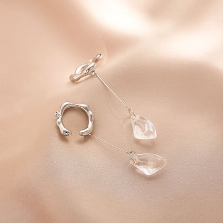 Geometric Acrylic clear stone Bone Earcuff （Silver） / EC050