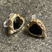 2302_ER0134／Black Heart Design Clip Earings（Gold）