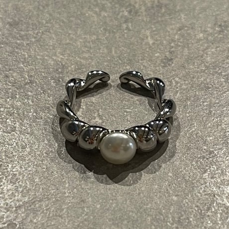 2410RG0526 / Twist center pearl ring（Silver）