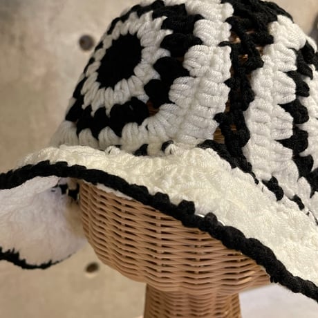 2505HW0088(S) / Crochet Flower Knit Hat（White）