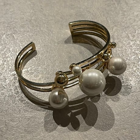 2501BR0062 / Layer line pearl Bangle（Gold）