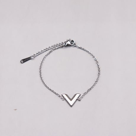 2402BR0026 / Metal V Letter Top Chain Bracelet（Silver）