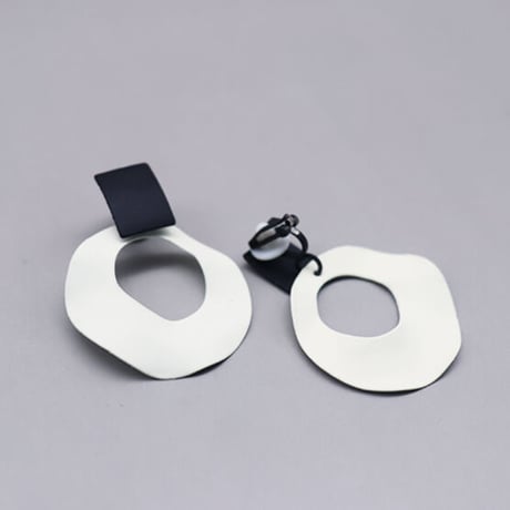 Bicolor Circle Earrings（Off White ） /  2111_ER083