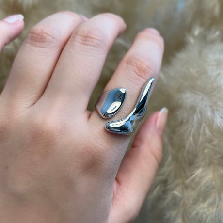 2506RG0653 / Irregular asymmetry design ring（Silver）