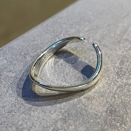 2509EC029 / Oval Twist line Earcuff（Silver）