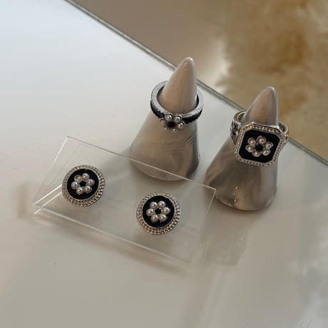 2512RG0690  / Pearl Flower Square Design Ring （Silver）