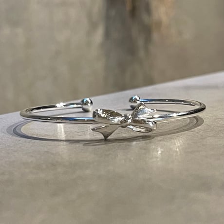 2501BR0065 / Mini Ribbon motif Bangle（Silver）