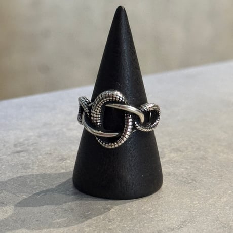 2512RG0717 / Oval line Snake ring（Silver）