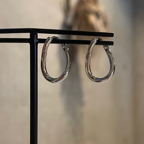 2510PR0816 / Twist oval hoop Pierce（Silver）