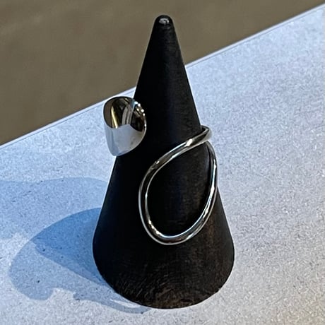 2504RG0612 / Asymmetry curve design ring（Silver）