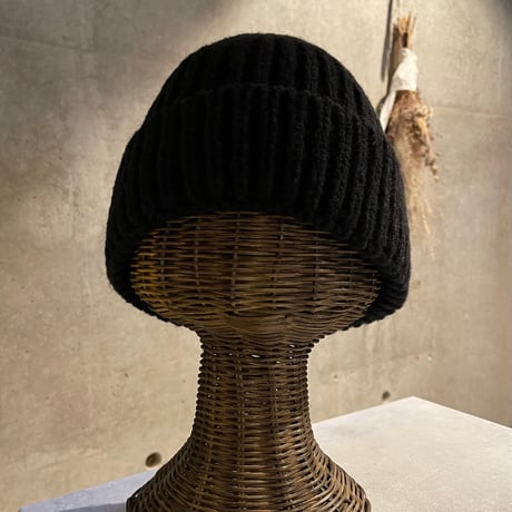 SEL251110BN(S) / Handmade Knit Beanie Hat（Black）