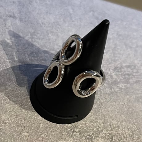 2511RG0686 / Oval circle asymmetry Ring（Silver）