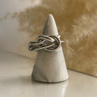 2403RG0409 / Knot twist design ring（Silver）