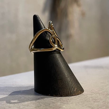 2506RG0652 / Irregular twist design ring（Gold）