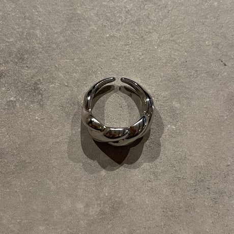 2311RG0325 / volume twist ring（Silver）