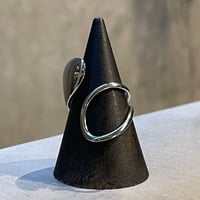 2504RG0612 / Asymmetry curve design ring（Silver）