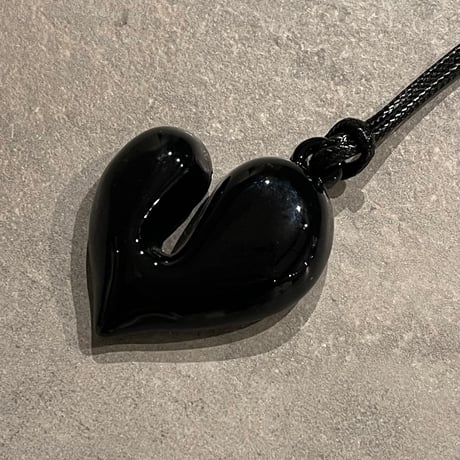 2411NC0269 / Volume heart choker（Black）