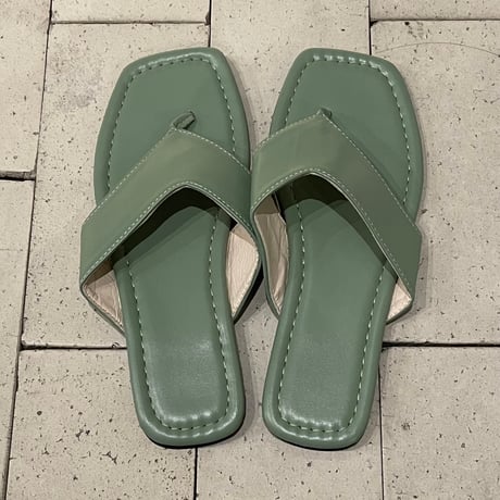 2411GS025 / Flat sole thong Sandals (Khaki)