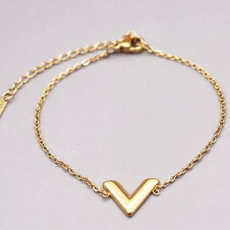 2402BR0026 / Metal V Letter Top Chain Bracelet（Gold）
