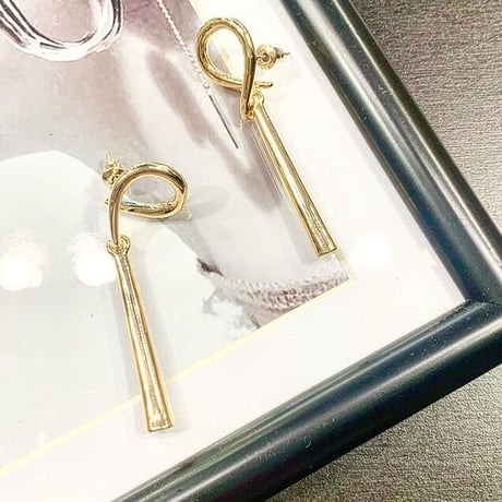 Irregular Twisted Drop pierce（GOLD）   /   2104-PR0109