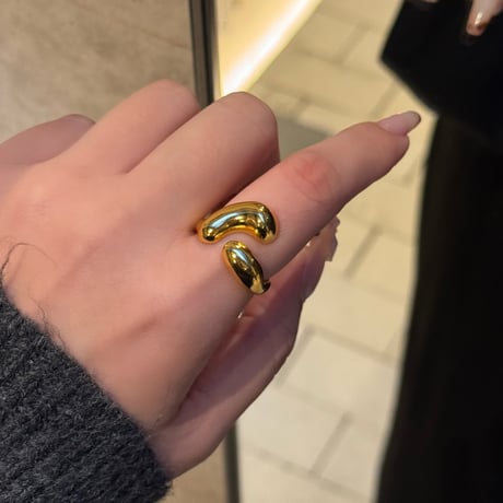2412RG0552 / Length asymmetry volume ring（Gold）