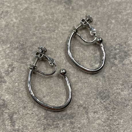 2302_ER0141／Ball Oval Motif Hoop Clip Earings（Silver）