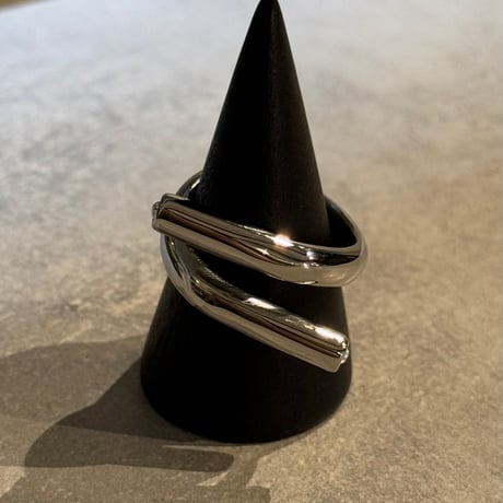2501RG0568 / Cross line design ring（Silver）