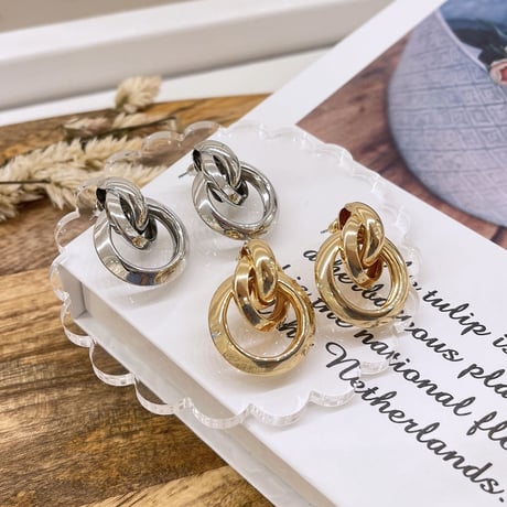 2206_PR0487/ Metal circle twist Pierce（Silver）