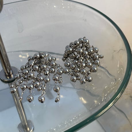 2405ER005 / Metal ball shower Clip Earrings（Silver）