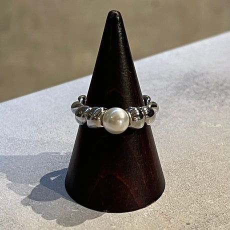 2410RG0526 / Twist center pearl ring（Silver）