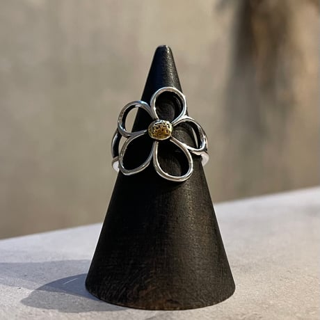 2504RG0604 / Flower motif line ring（Gold）