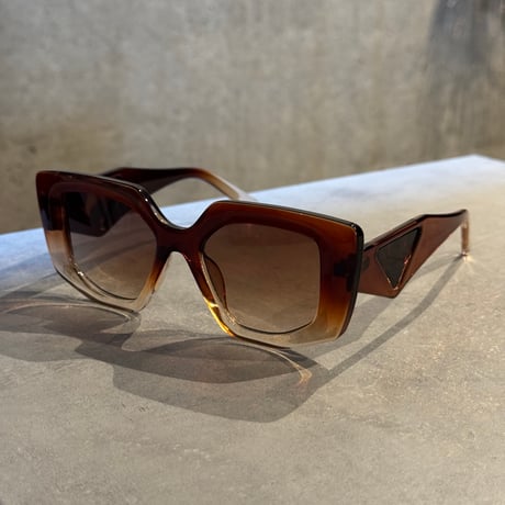 SE25SG_CA022（S）/ Square Cat's eye Sunglasses (Brown.Demi/Brown gradation）