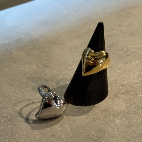 2506RG0654 / Oval Heart design ring（Gold）