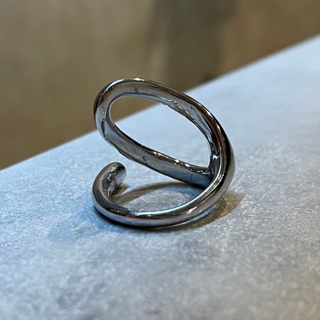 2506RG0659 / Circle asymmetry twist ring（Silver）