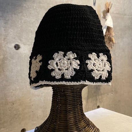 2504HW0082(S) / Flower knit bucket hat（Black）