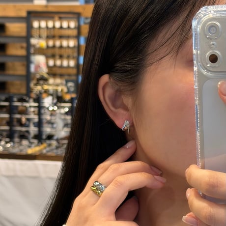 2602PR0838 / Metallic wave design pierce（Silver）
