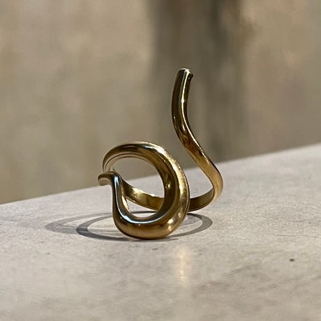 2410RG0520 / Open twist design ring（Gold）