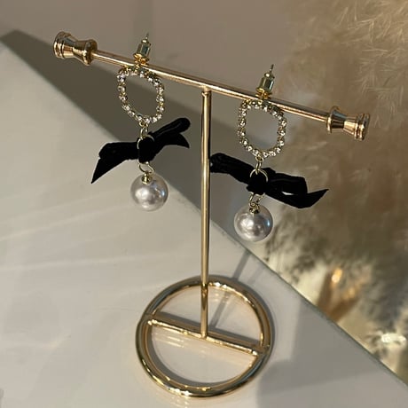 2312PR0624 / Oval stone pearl ribbon Pierce（Gold）