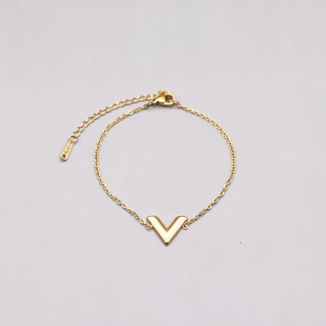 2402BR0026 / Metal V Letter Top Chain Bracelet（Gold）