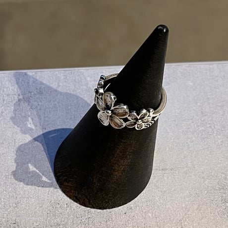 2501RG0566 / Leaf flower motif ring（Silver）