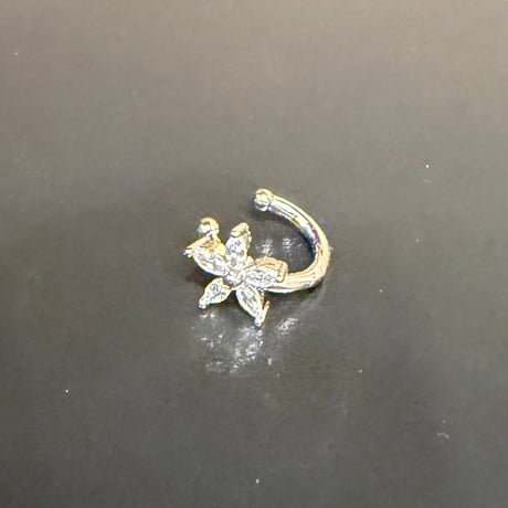 2604EC038 / Mini Flower stone Earcuff（Silver）