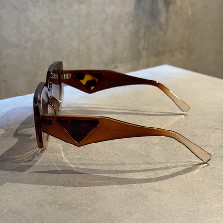 SE25SG_CA022（S）/ Square Cat's eye Sunglasses (Brown.Demi/Brown gradation）