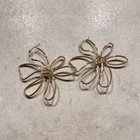 2304PR0551 / Flower Design Pierce（Gold）