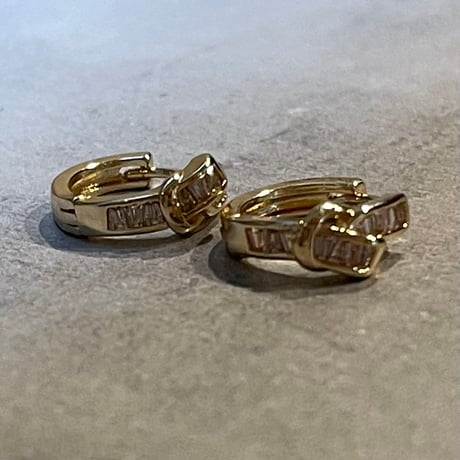 2506PR0789 /  Knot stone hoop pierce（Gold）