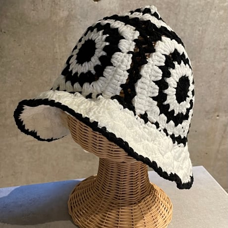2505HW0088(S) / Crochet Flower Knit Hat（White）