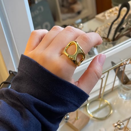 2501RG0562 / Irregular Hole ring（Gold）