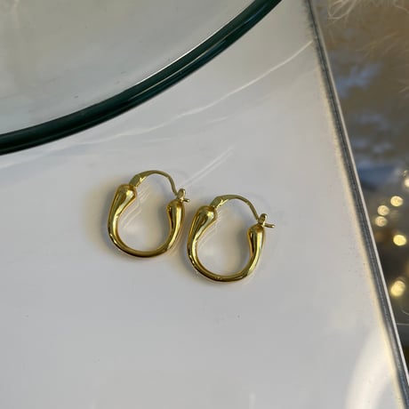 2405PR0711 / Drop hoop pierce （Gold）