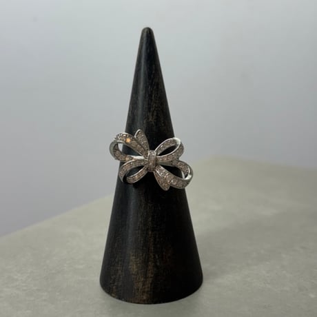 2606RG0806 / Zirconia sparkling ribbon ring（Silver）