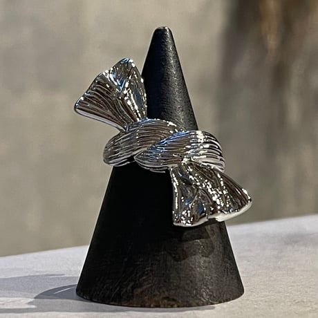 2505RG0624 / Knot ribbon design ring（Silver）