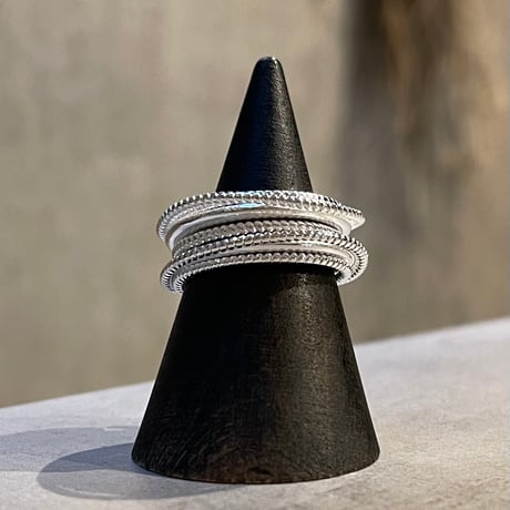 2504RG0603 / Layered line ring（Silver）